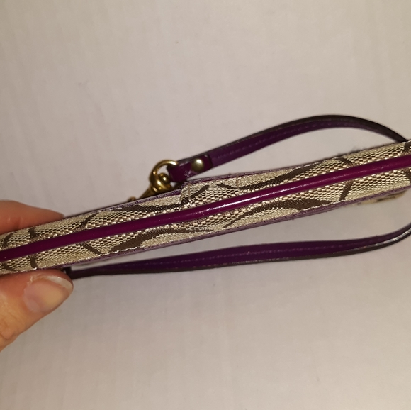 Rare 2008 COACH Legacy Purple Signature Stripe Wri - Picture 8 of 16